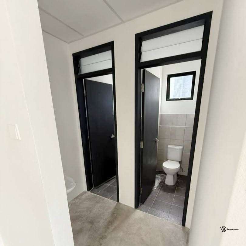 1.5 Storey Semi-D Light Industry Corner Unit In Palmera @ Bukit Minyak