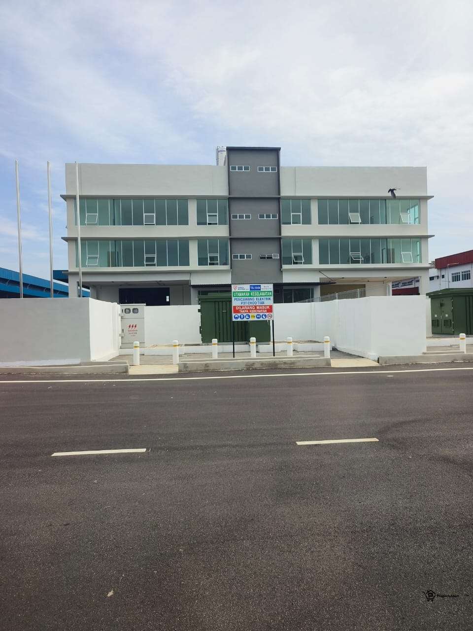 3 Storey Office + Factory