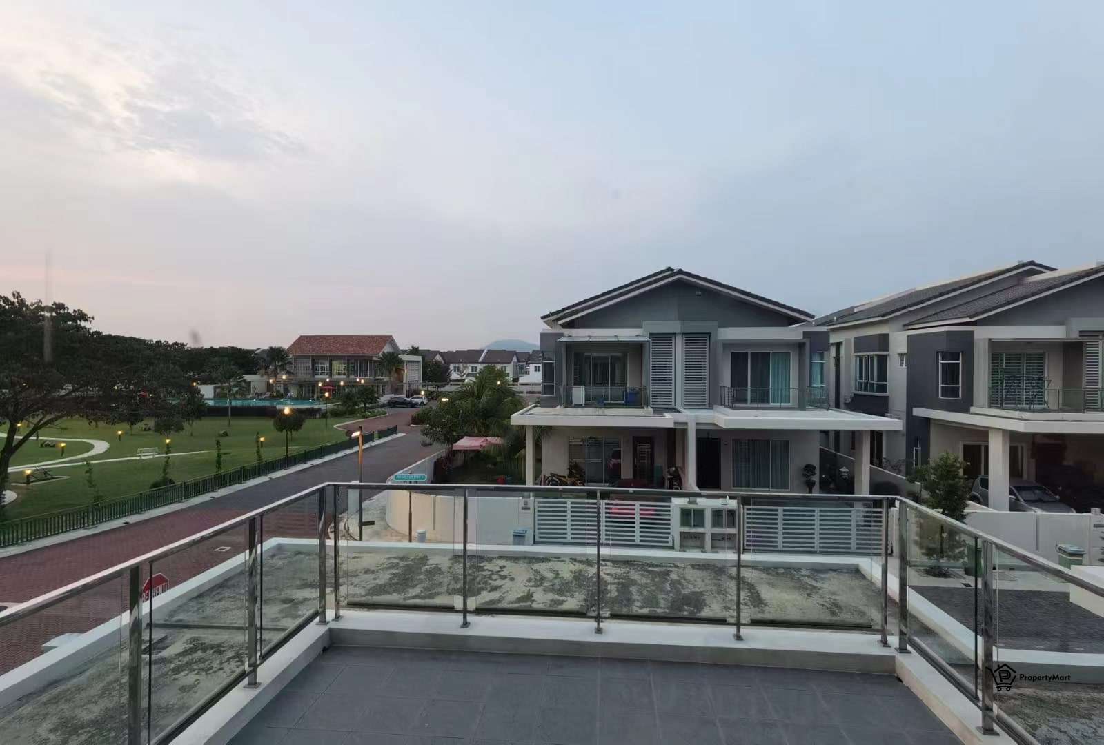 Semi D Conner Unit @ Rain Tree Park for SALES